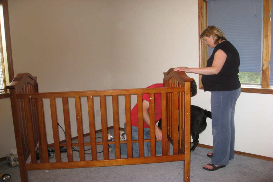 ../image/bill and julie assemble the crib 4.jpg